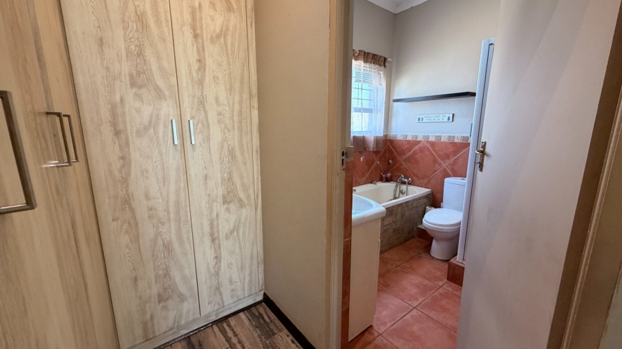 3 Bedroom Property for Sale in Grimbeeck Park North West